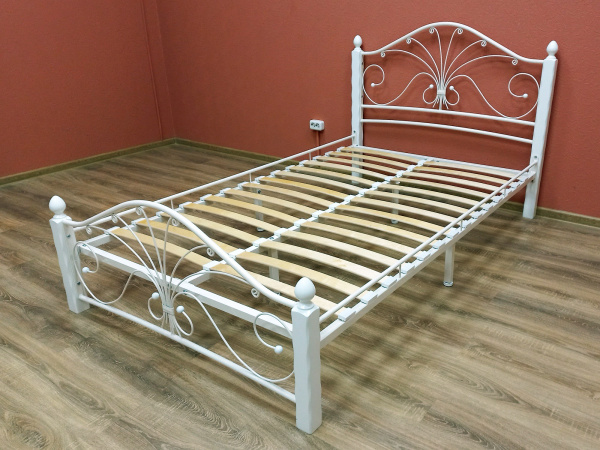 Кровать Фортуна 1  140*200 с основанием